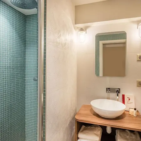 מלון Litteraire Arthur Rimbaud, Bw Signature Collection 4*