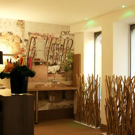 Hotel Litteraire Arthur Rimbaud, Bw Signature Collection