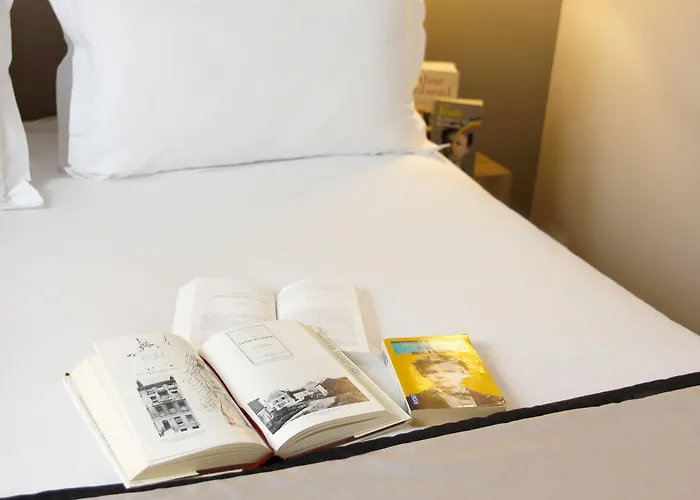 Hotel Litteraire Arthur Rimbaud, Bw Signature Collection