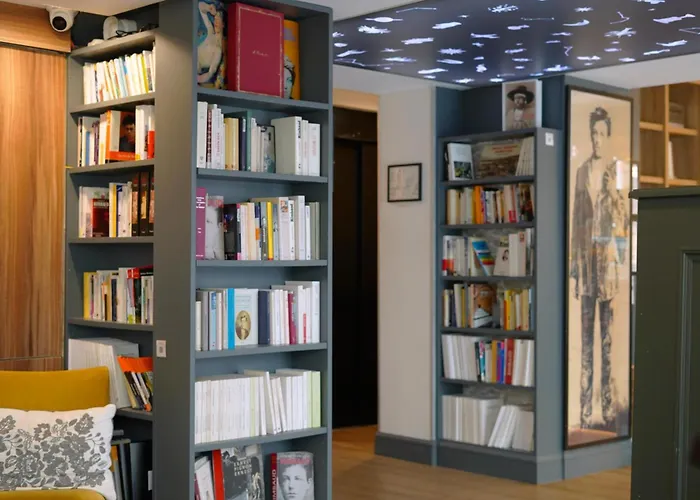 Hotel Litteraire Arthur Rimbaud, Bw Signature Collection